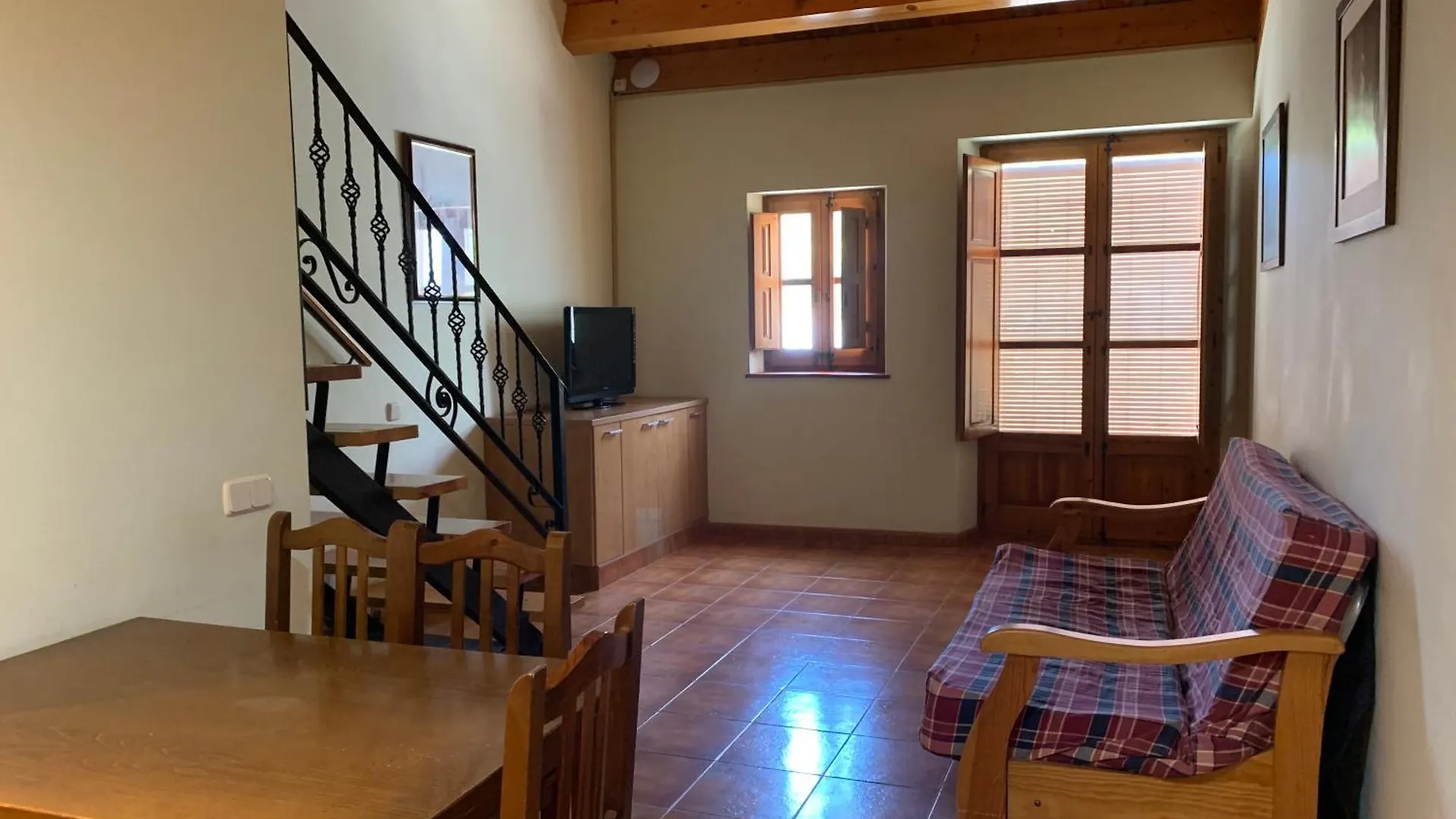 Mas Set-Rengs Agroturisme - Apartamentos Guardiola de Font-Rubi